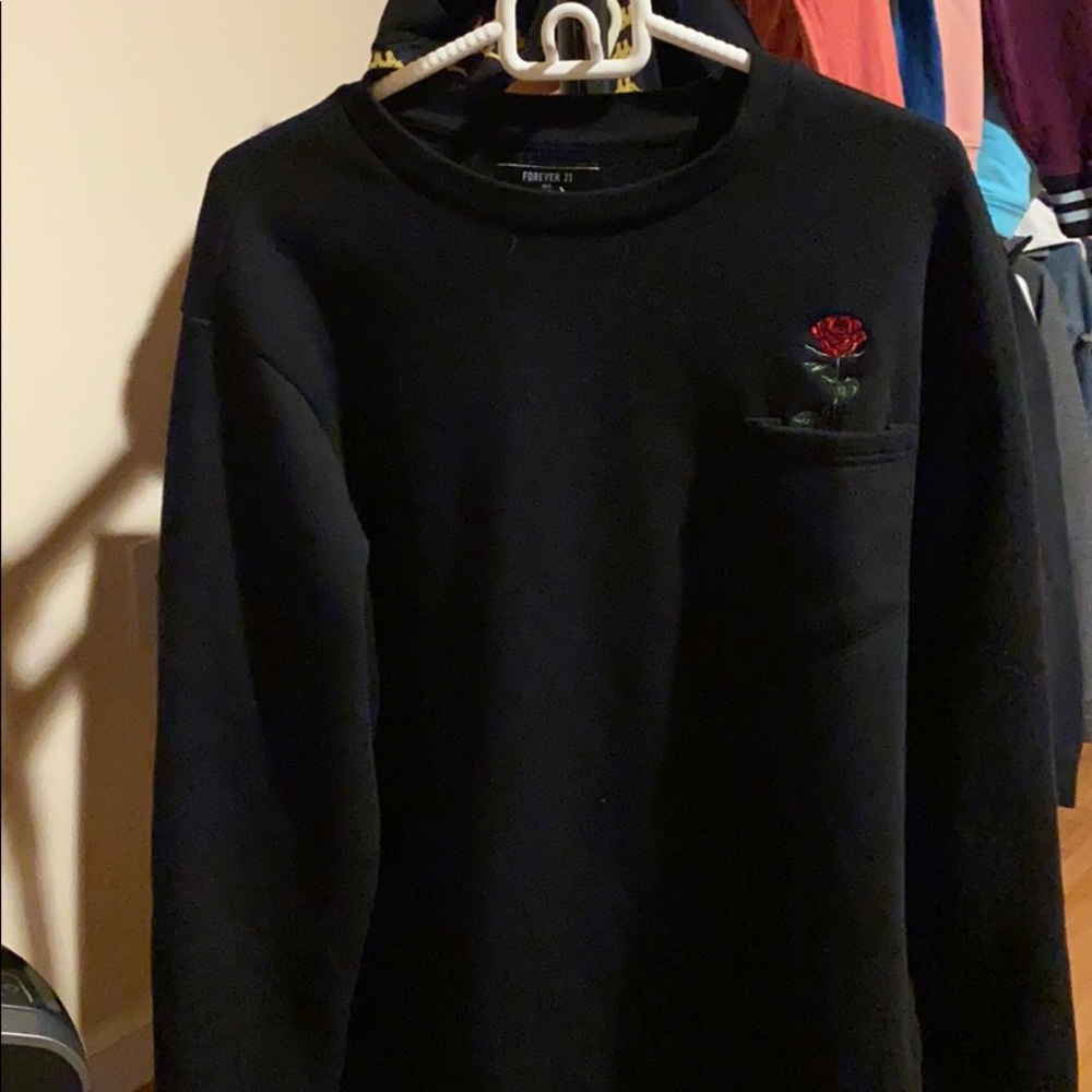 Rose crewneck